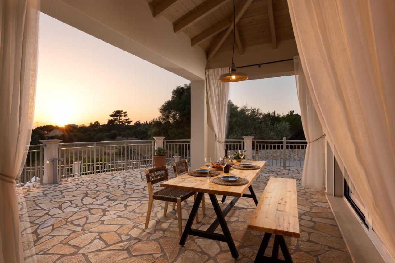 Villa Ionian Mansion à Antipata Extérieur photo